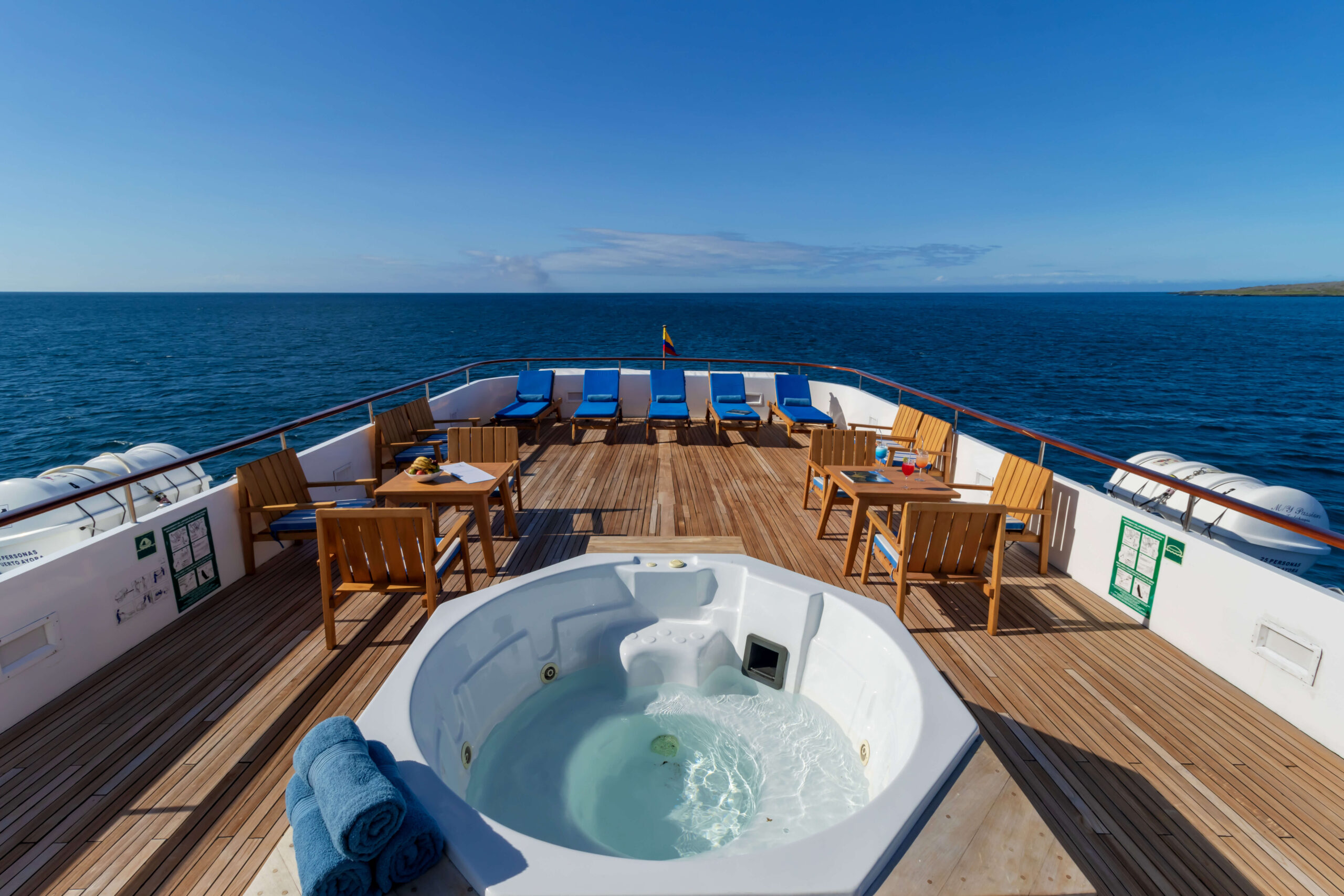 Upper deck with hot tub